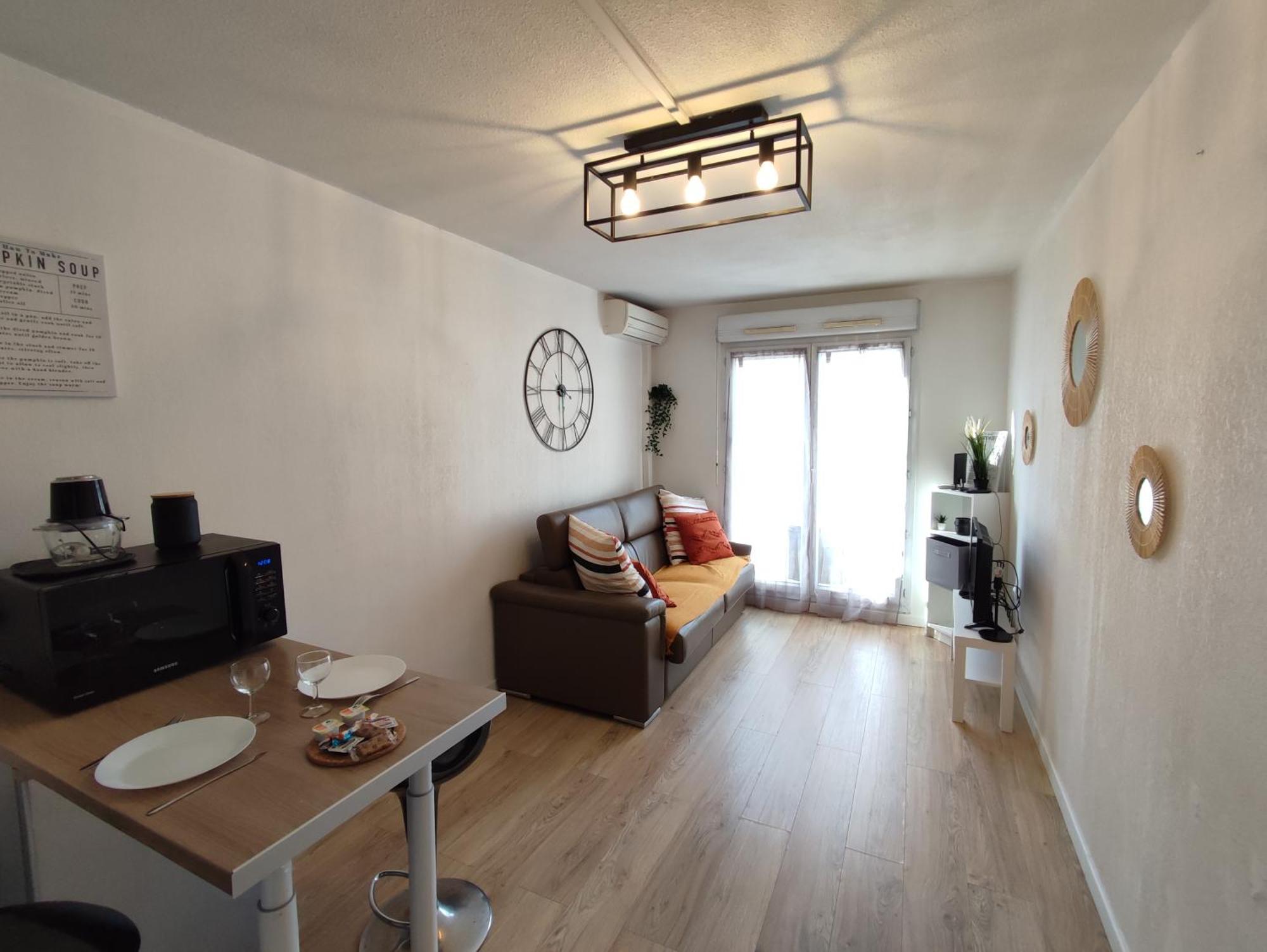 Appartement Climatise Avec Parking A 6Min A Pied De La Gare St Charles Marseille Exterior photo